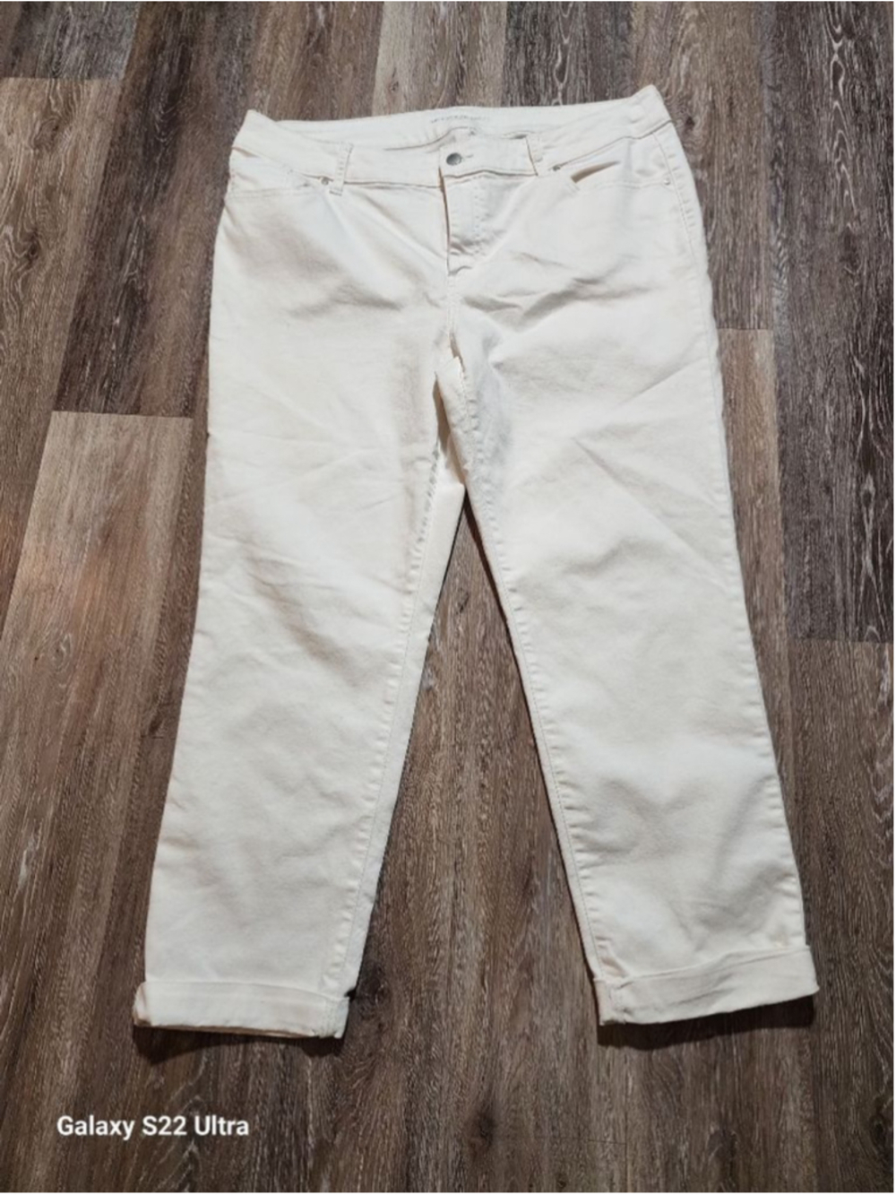 Women's Chico's White Slim Boyfriend Ankle Jeans Size 6